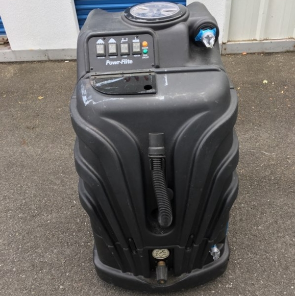 Rotovac 360i and Powrflite black max extractor as a bundle.. Orig price $7000 - Picture 9 of 12